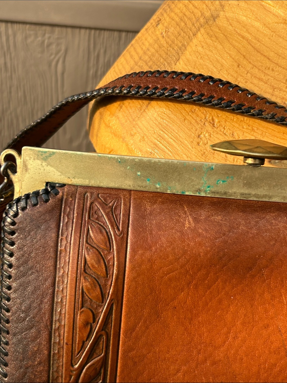 Antique 1920s nouveau art deco hand tooled leather brass clutch purse - Picture 9 of 17